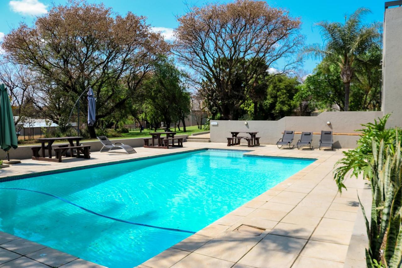 Hotel Fair Glen à Kyalami Extérieur photo